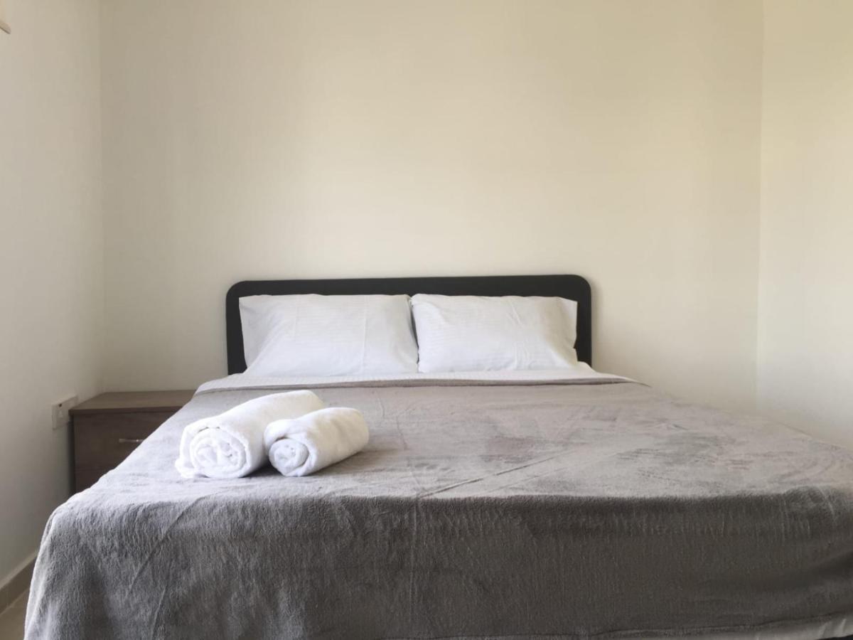 Suluca Homes 凯里尼亚 外观 照片