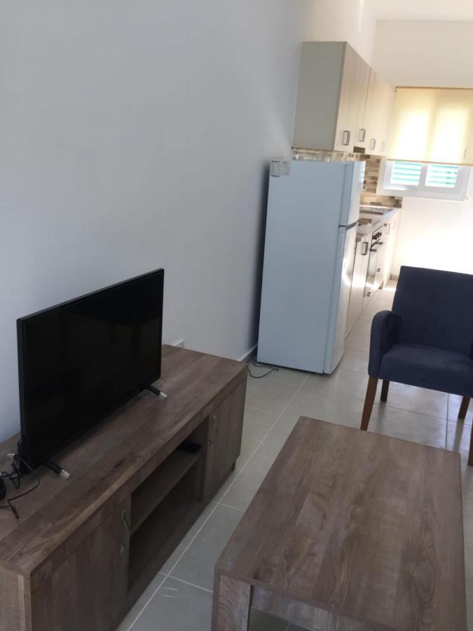 Suluca Homes 凯里尼亚 外观 照片