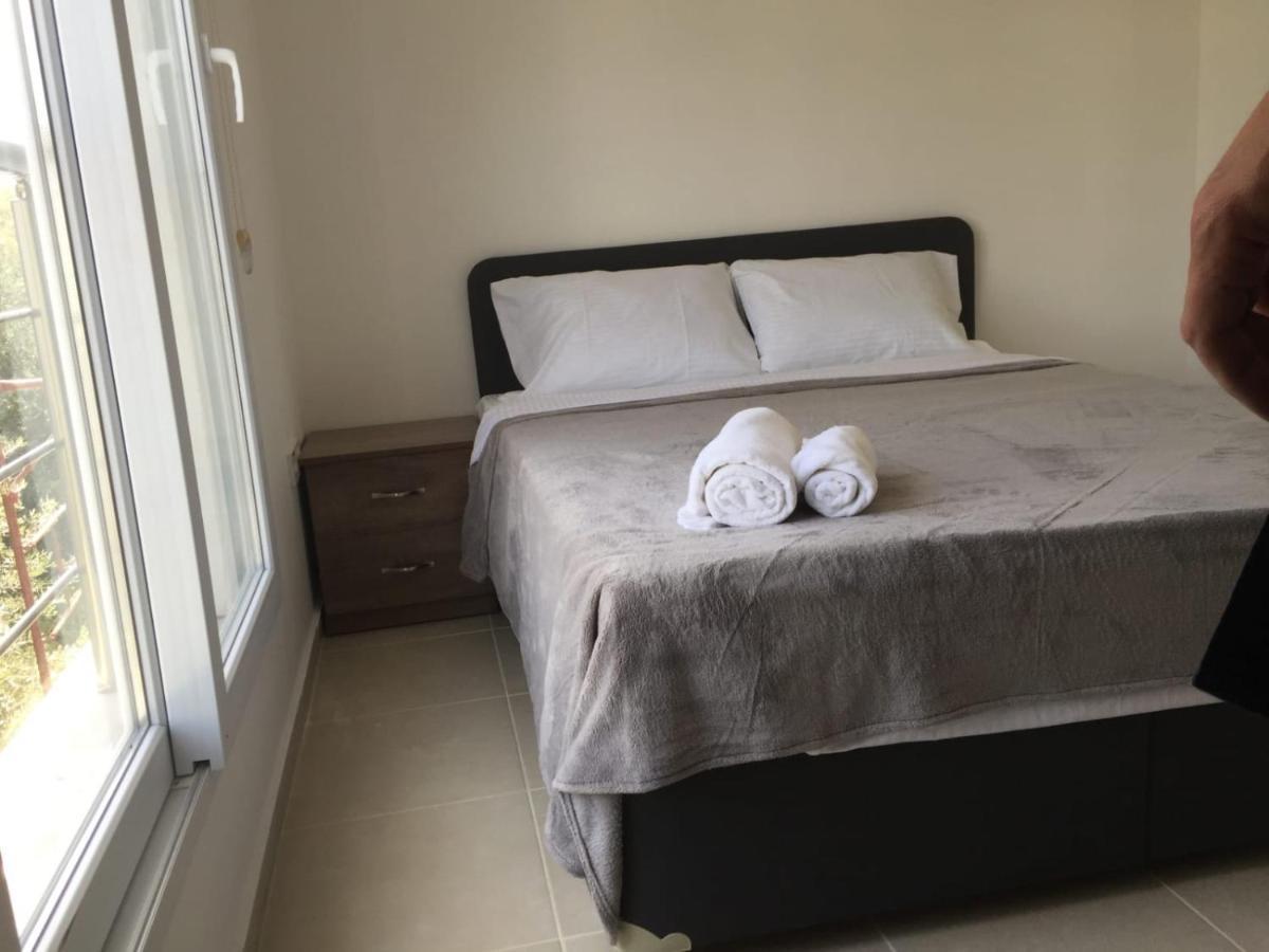 Suluca Homes 凯里尼亚 外观 照片