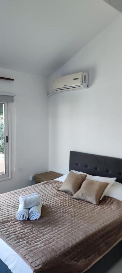 Suluca Homes 凯里尼亚 外观 照片