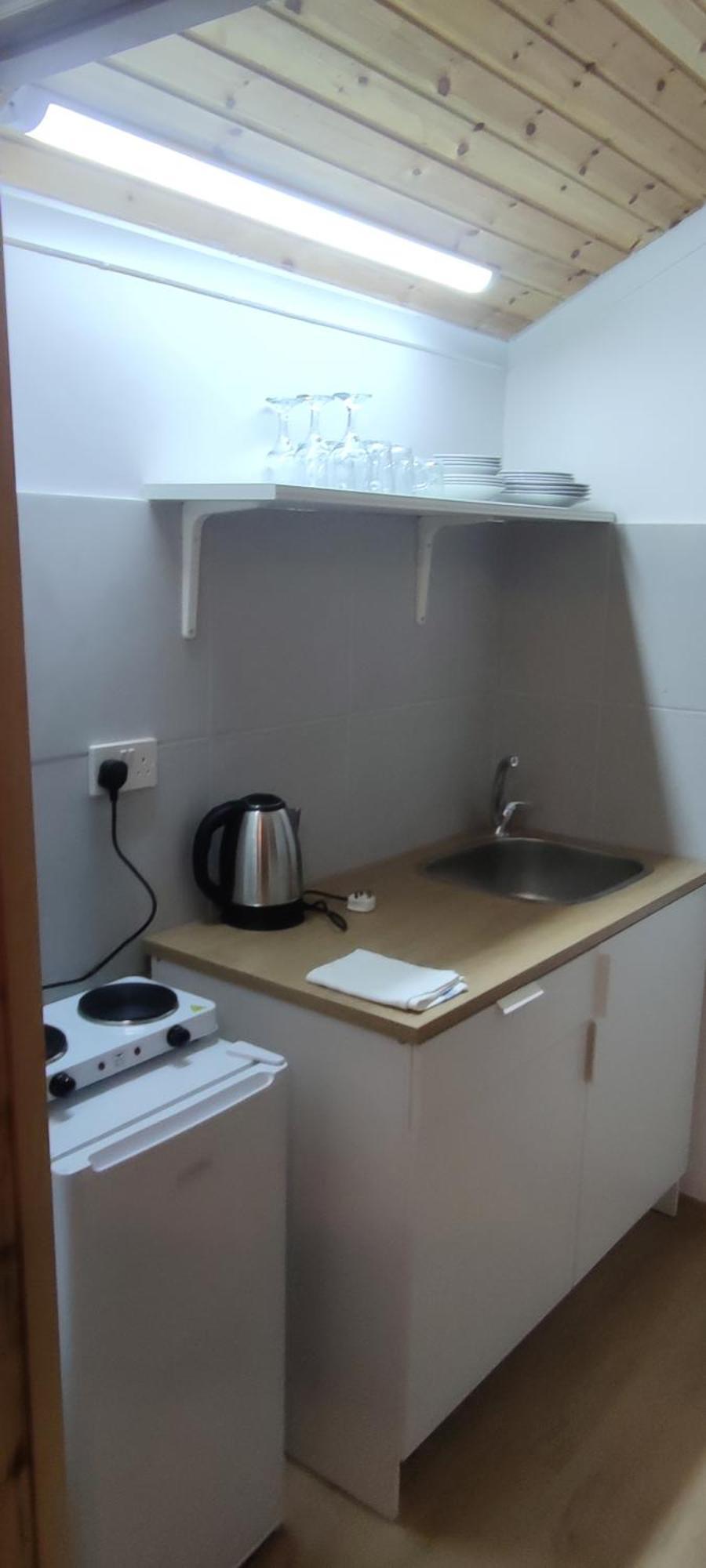 Suluca Homes 凯里尼亚 外观 照片