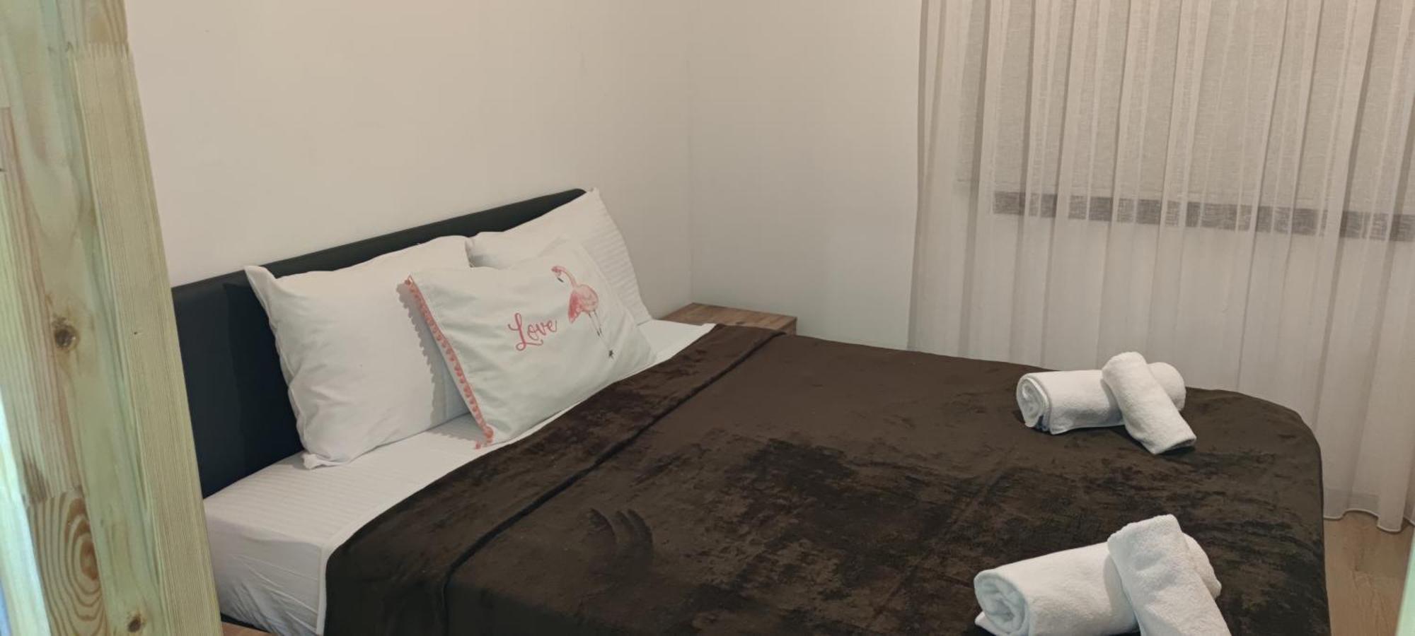 Suluca Homes 凯里尼亚 客房 照片