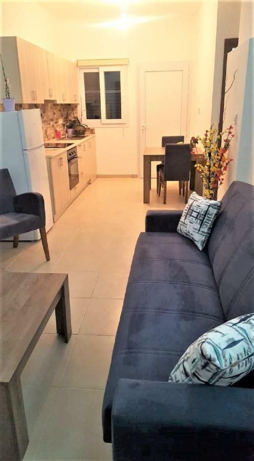 Suluca Homes 凯里尼亚 外观 照片