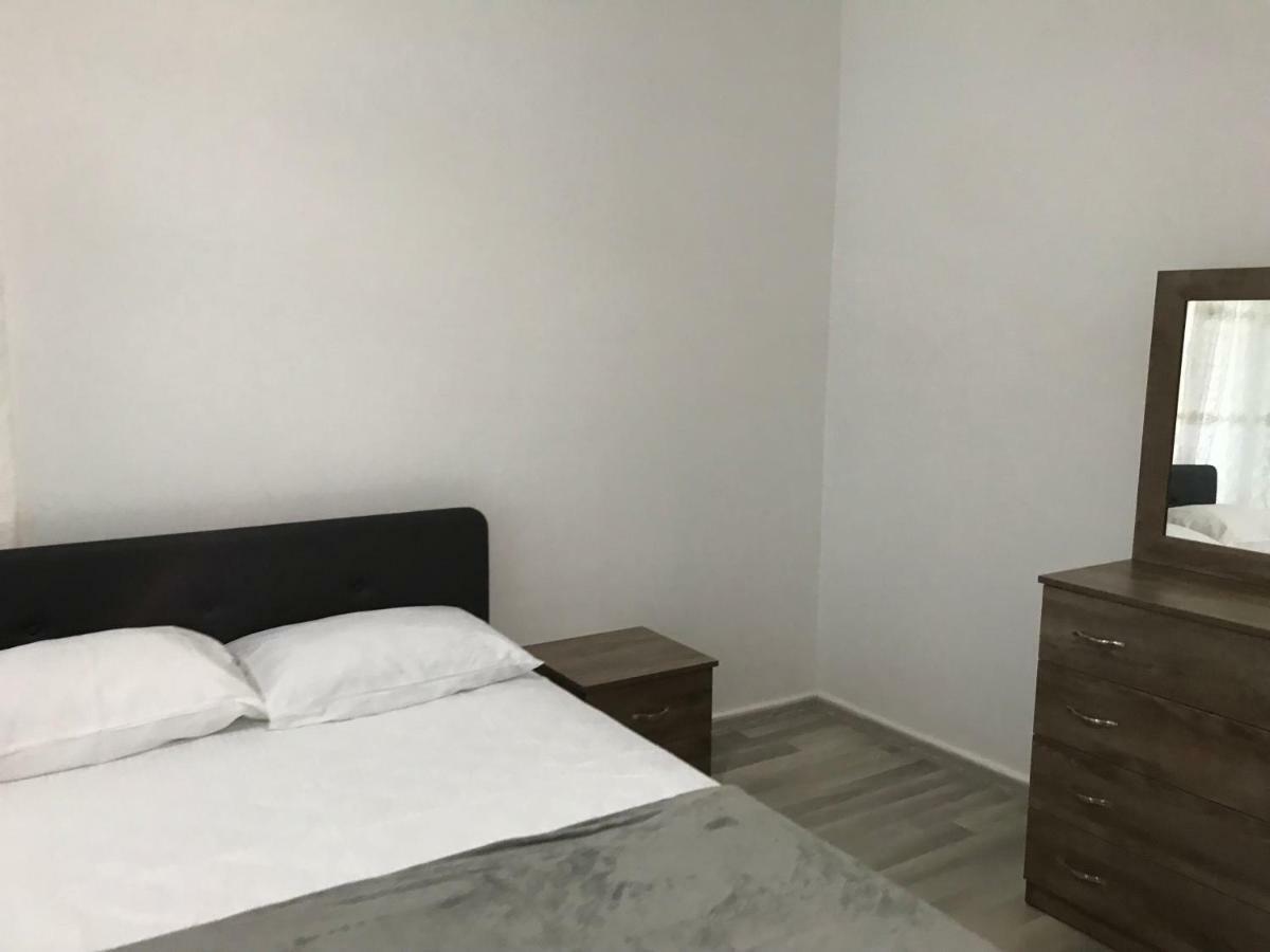 Suluca Homes 凯里尼亚 外观 照片